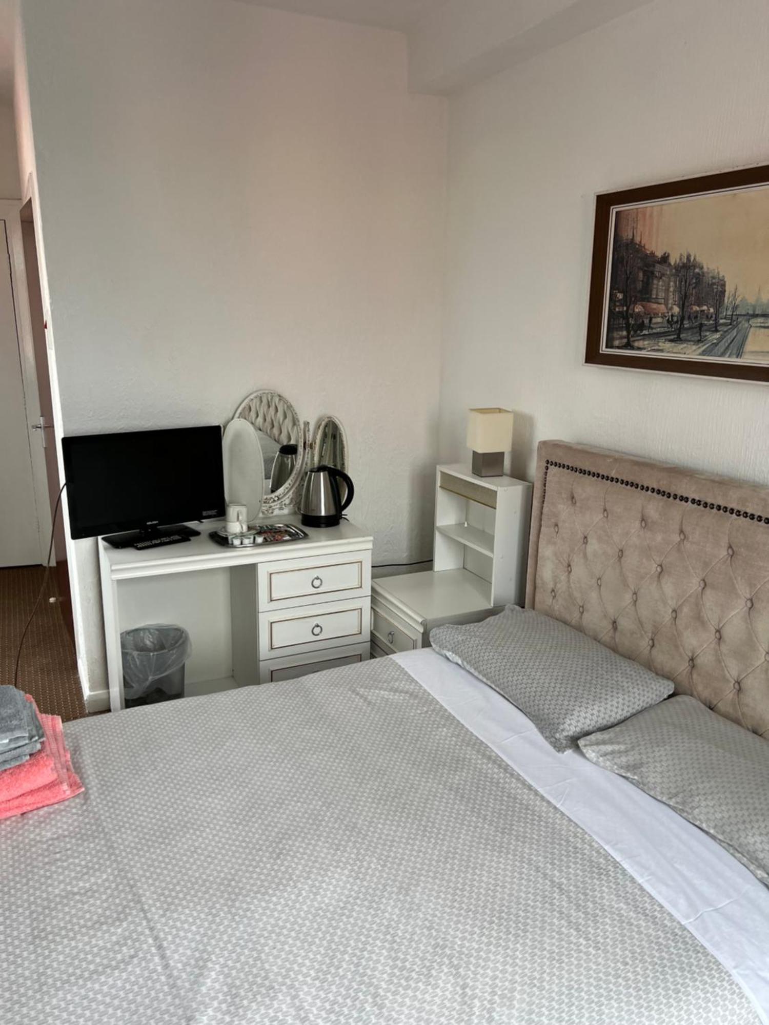 Barley Mow Hotel ポンテフラクト エクステリア 写真