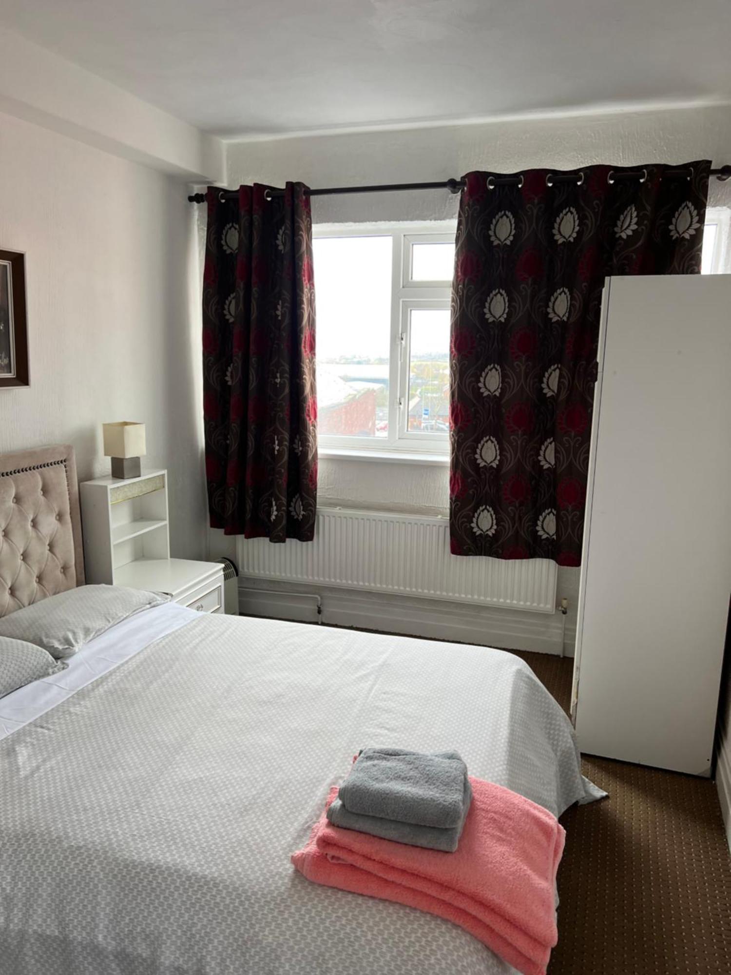 Barley Mow Hotel ポンテフラクト エクステリア 写真