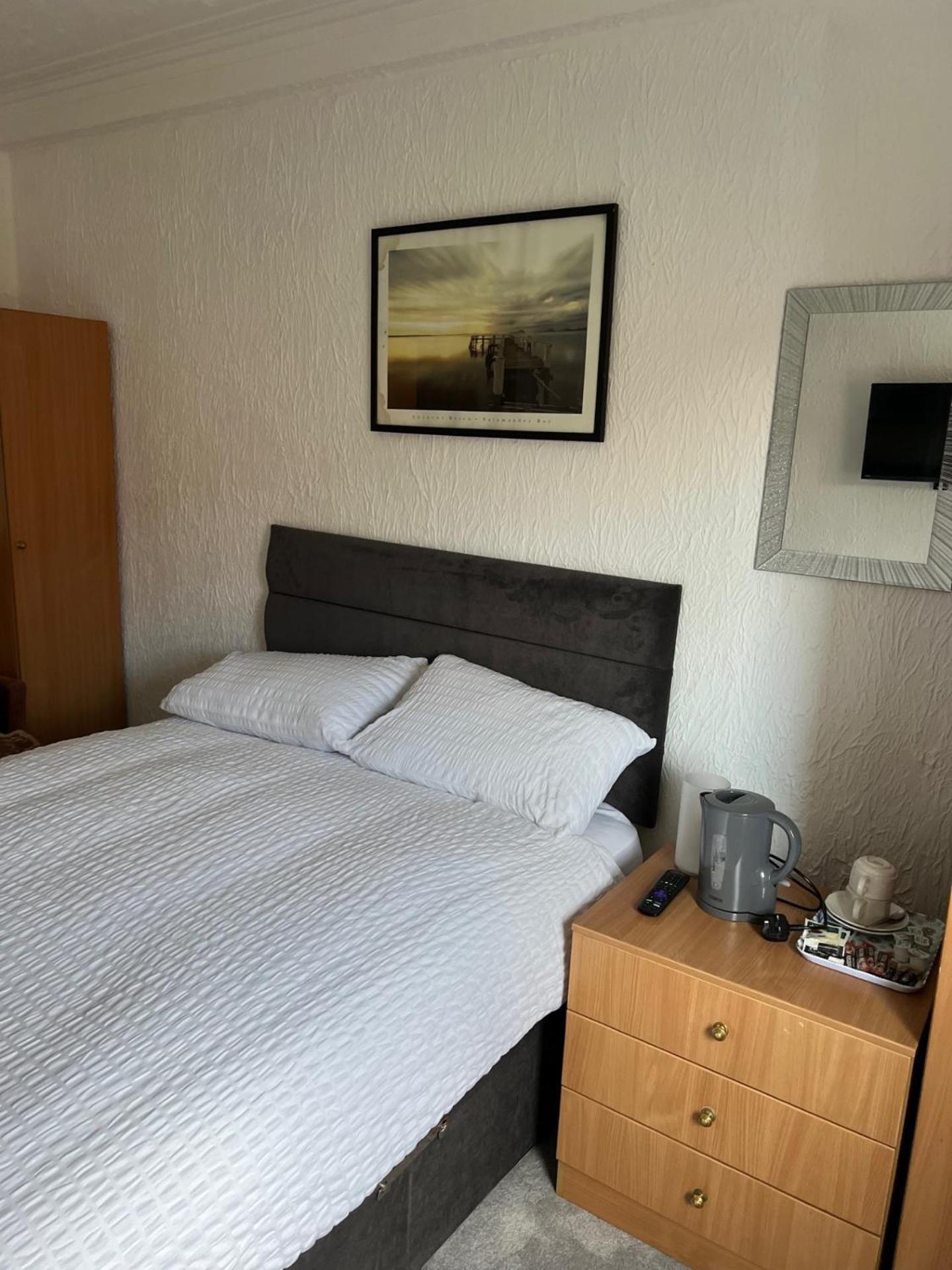 Barley Mow Hotel ポンテフラクト エクステリア 写真