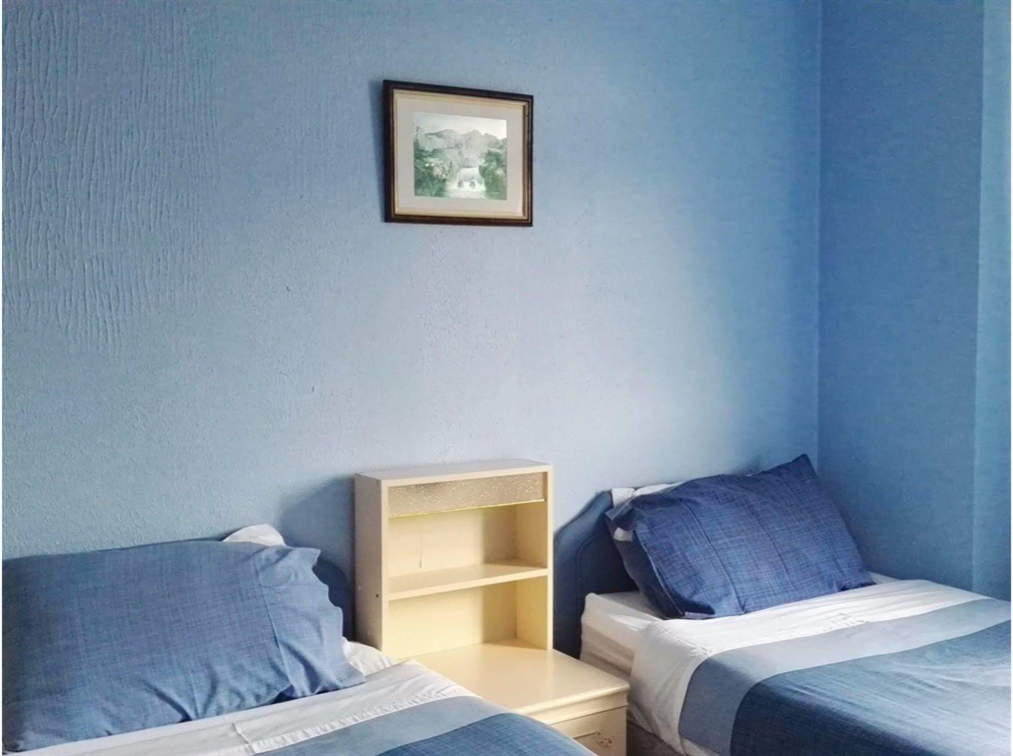 Barley Mow Hotel ポンテフラクト エクステリア 写真