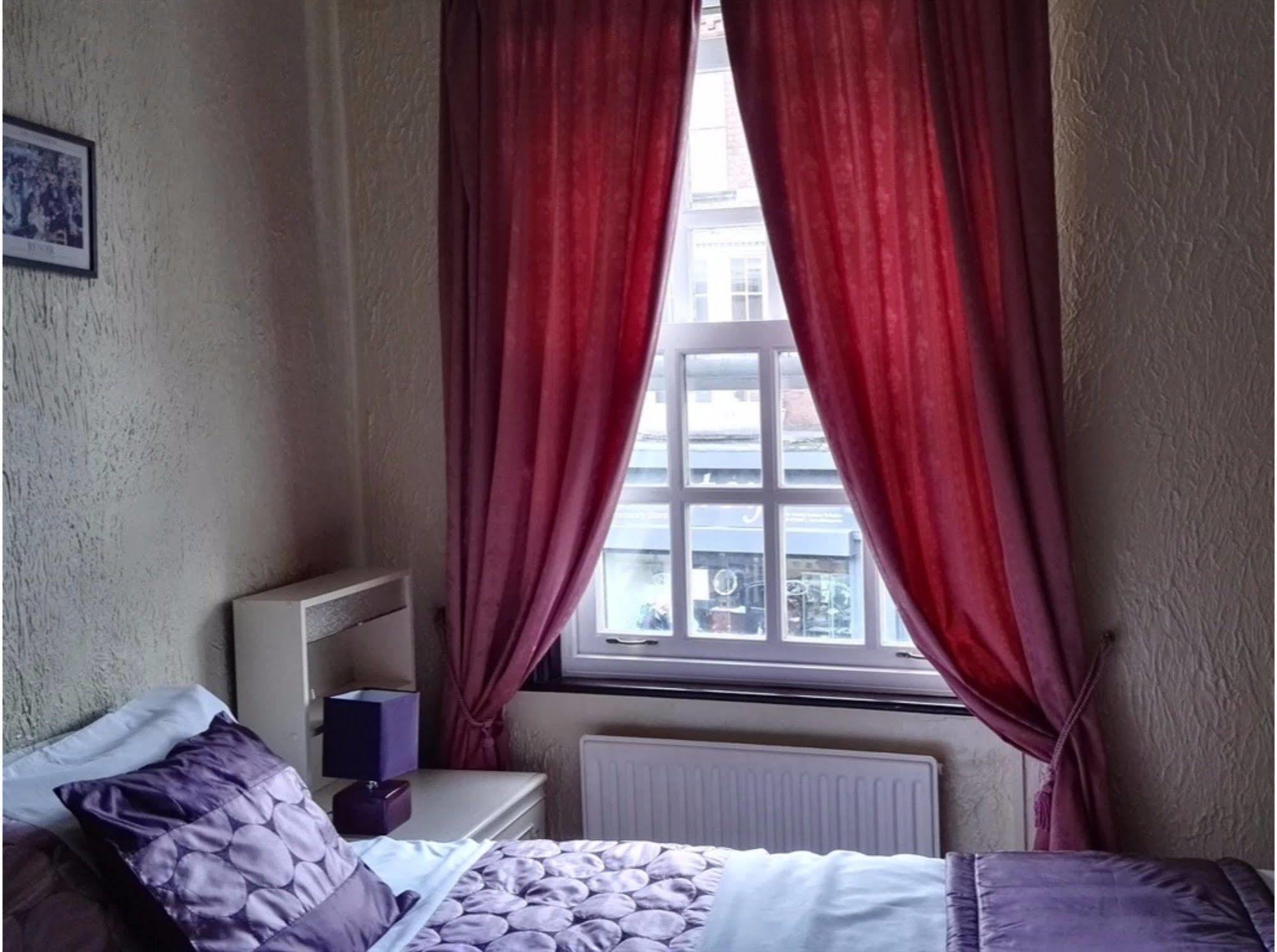 Barley Mow Hotel ポンテフラクト エクステリア 写真