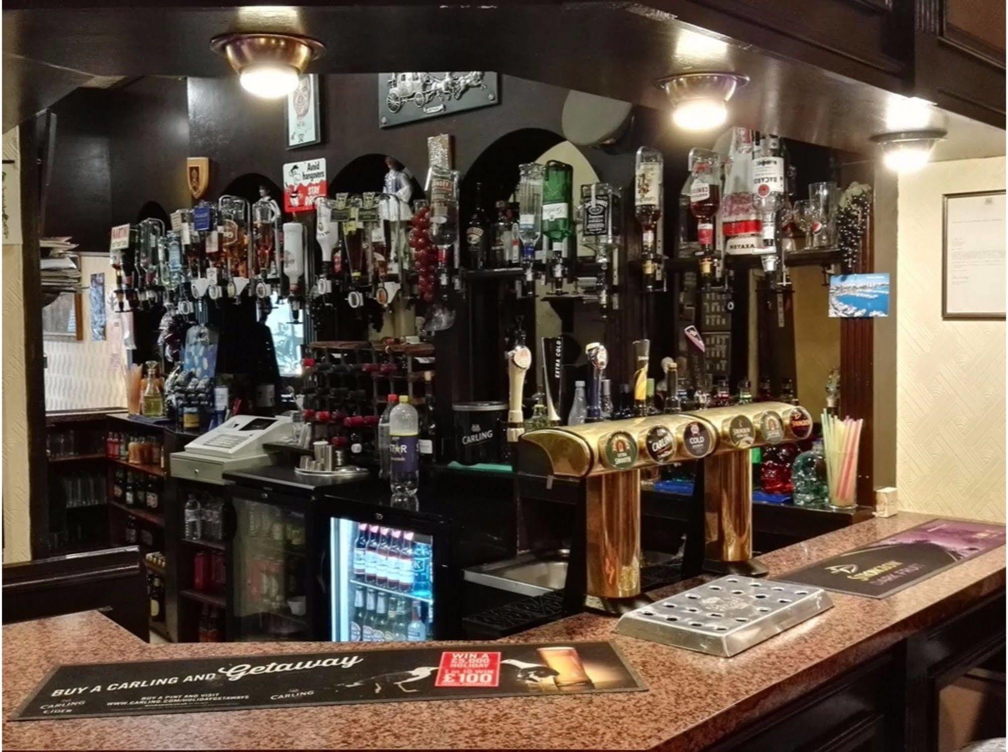 Barley Mow Hotel ポンテフラクト エクステリア 写真